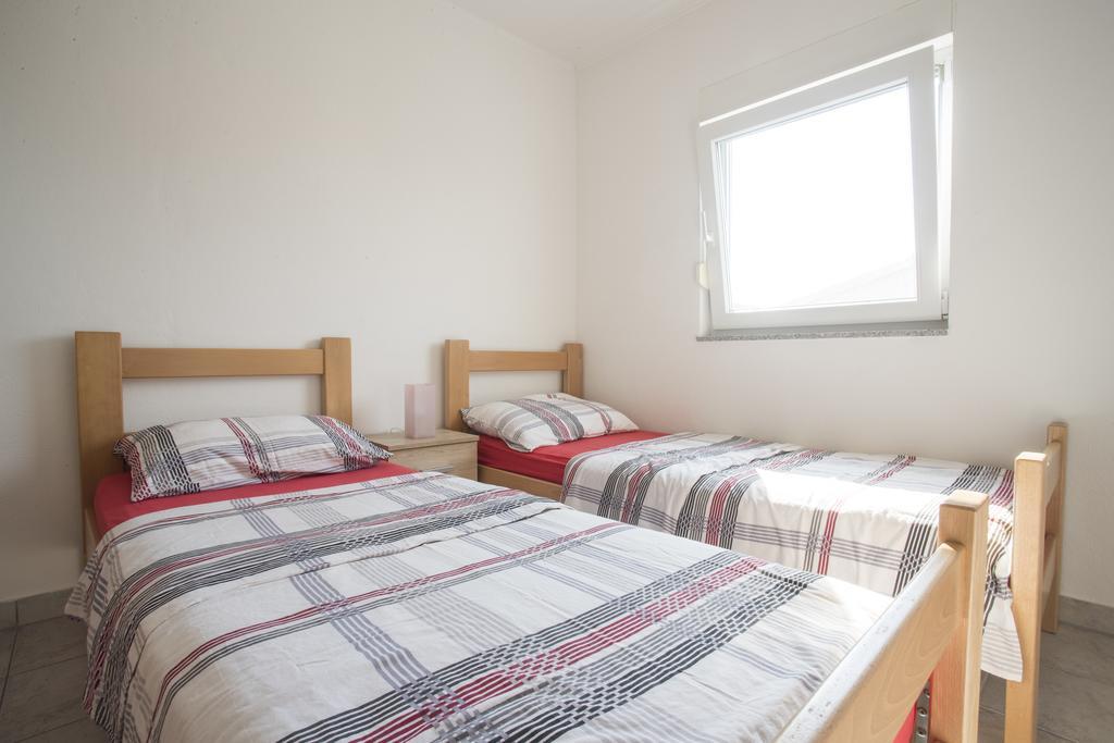 Jela Apartments Nin Buitenkant foto